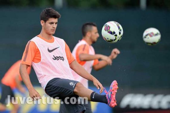 Latihan Pertama, Morata Langsung Cedera Lutut - JPNN.COM