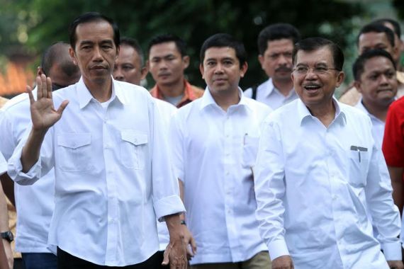 Senyum Jokowi-JK Mengembang Hadiri Pleno KPU - JPNN.COM