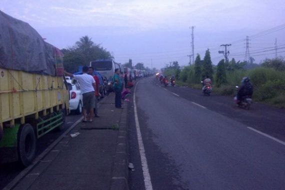 Dari Bekasi Jam 8 Malam, Jam 7 Pagi Masih di Cikampek - JPNN.COM