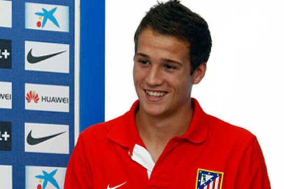 Liverpool Datangkan Bek Javier Manquillo Berstatus Pinjaman - JPNN.COM