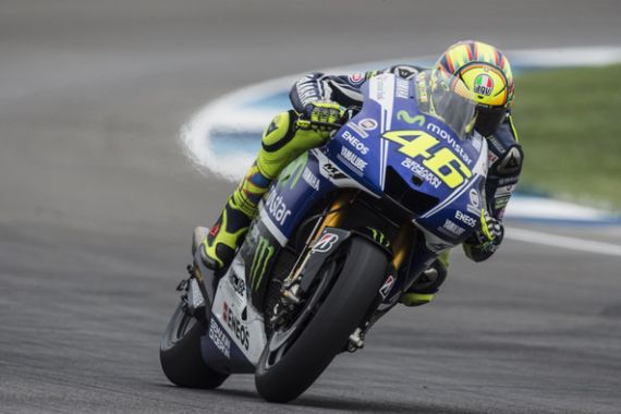 Rossi Bingung Pilih Ban yang Tepat - JPNN.COM