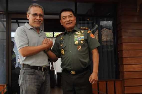 Panglima TNI Ajak Penggemar Iwan Fals Ikut Tangkal ISIS - JPNN.COM