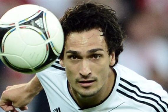 Perang Harga Perebutkan Mats Hummels - JPNN.COM