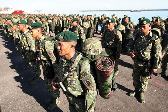 TNI Kirim 350 Prajurit Jaga Perbatasan RI-Malaysia - JPNN.COM