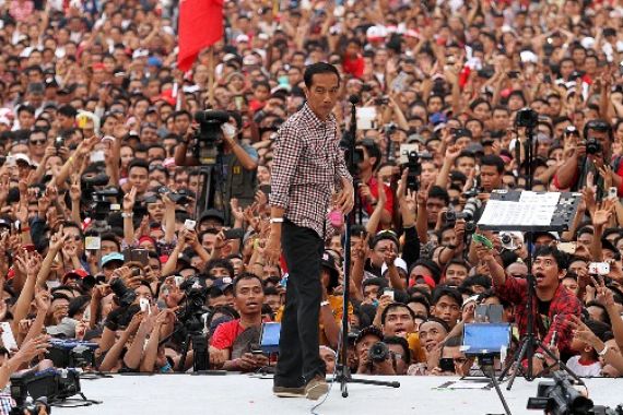 Relawan Jokowi-JK Gelar Rapat Akbar - JPNN.COM