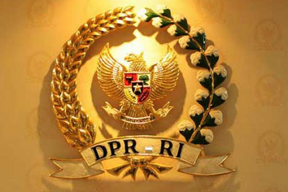 Lencana Emas Anggota DPRD Sumut Termahal se Indonesia - JPNN.COM