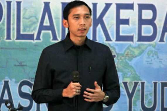 Ibas Disebut Namanya di Sidang Karena Anak Presiden - JPNN.COM