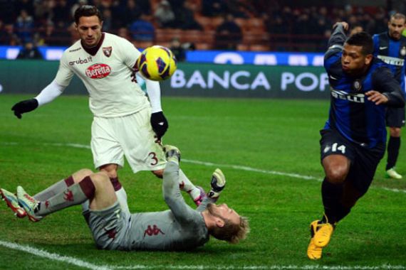 Inter Diimbangi Torino, Vidic Diusir Wasit - JPNN.COM