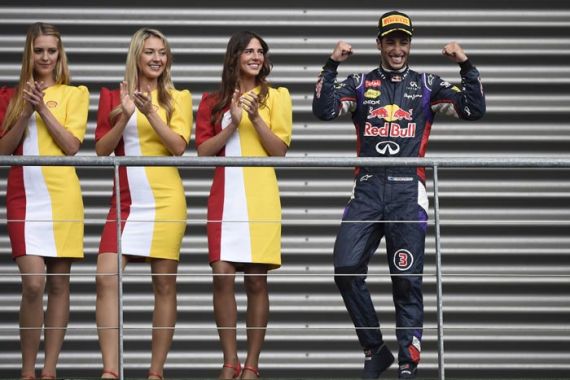 Daniel Ricciardo Dianugerahi Trofeo Bandini - JPNN.COM