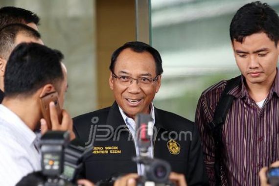 Jero Ditetapkan Tersangka, Susilo Nangis - JPNN.COM