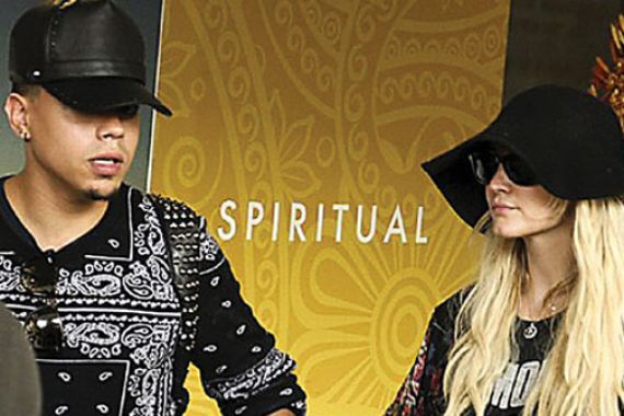 Ashlee Simpson Nikmati Bulan Madu di Bali - JPNN.COM