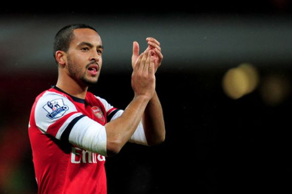 Walcott Tak Sabar Merumput Bareng Striker Anyar Arsenal - JPNN.COM