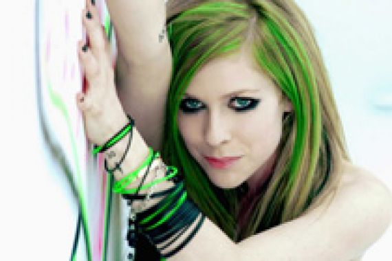 Sama-sama Selingkuh, Kroeger Ingin Ceraikan Avril Lavigne - JPNN.COM