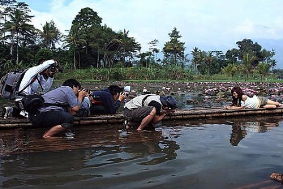 Motret Telanjang Cukup Bayar Rp 500 Ribu - JPNN.COM