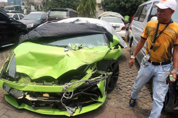 Kecelakaan Maut Lamborghini Hotman, 5 Saksi Diperiksa - JPNN.COM