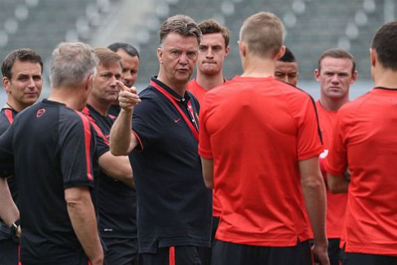 Sir Alex Dukung Perubahan Filosofi ala Van Gaal - JPNN.COM