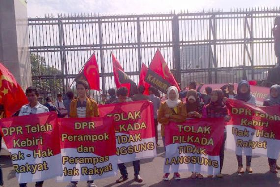 DPR Dicap Preman yang Rebut Hak Rakyat - JPNN.COM