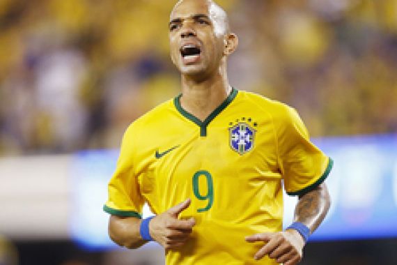 2 Gol Tardelli Bawa Selecao Menangi Superclasico - JPNN.COM