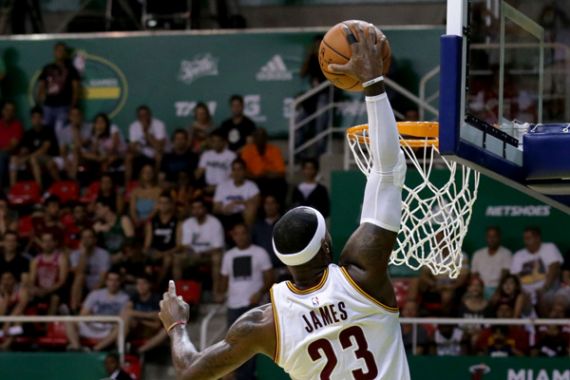 LeBron James Cs Permalukan Miami Heat - JPNN.COM