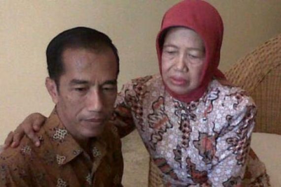 Ibunda Jokowi Tetap Tinggal di Solo - JPNN.COM