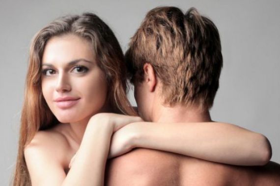 11 Cara Istri Agar Suami Bisa Tersenyum Usai Bercinta - JPNN.COM