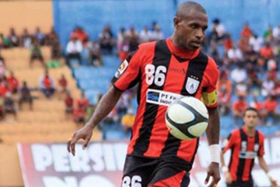 Gol Tunggal Boaz Antar Persipura Tekuk Semen Padang - JPNN.COM