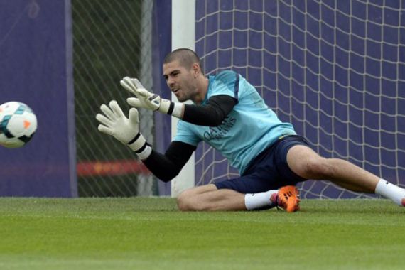 Ikut Latihan Bersama MU, Valdes akan Berlabuh di Old Trafford? - JPNN.COM