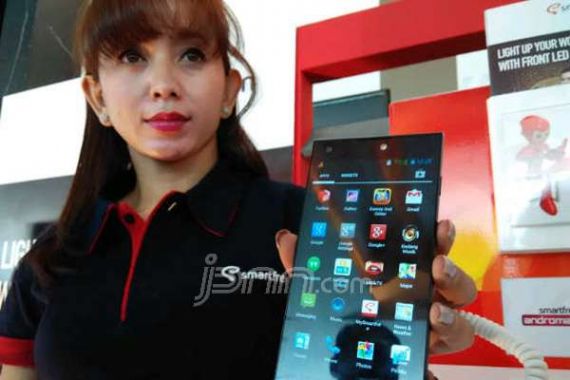 Suka Selfie, Andromax V3S Bisa Jadi Pilihan - JPNN.COM