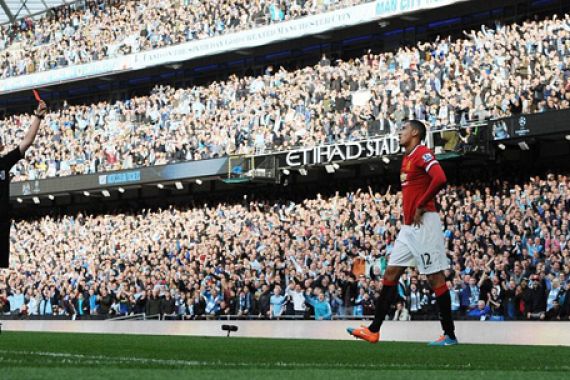 Smalling Kartu Merah, City Vs MU Masih 0-0 - JPNN.COM