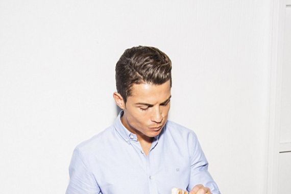 HUT Pertama CR7, Ronaldo Rela Makan Celana Dalam - JPNN.COM