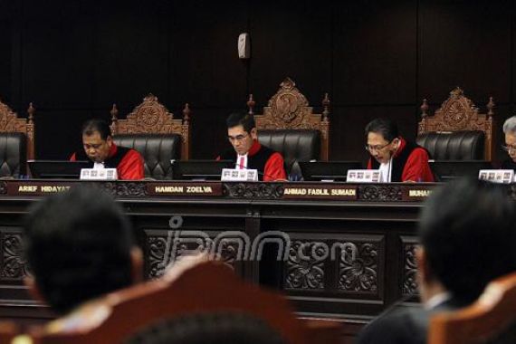 MK Tolak Gugatan Bupati Se-Indonesia Terkait UU Kehutanan - JPNN.COM
