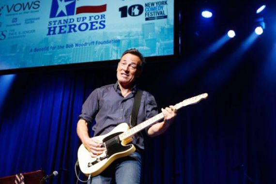 Gitar Bruce Springsteen Laku Dilelang Rp 3,6 Miliar - JPNN.COM