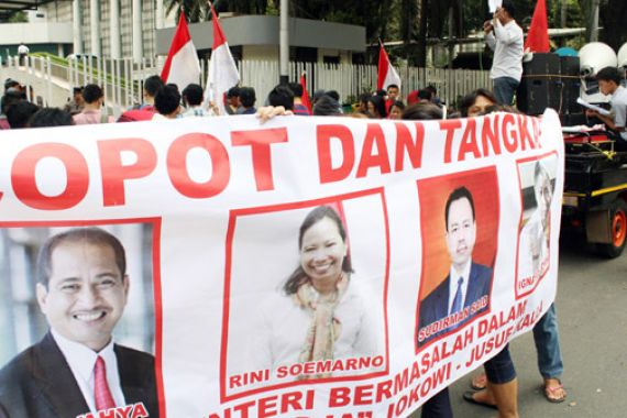 Jokowi Diminta Bersihkan Kabinetnya dari Menteri Terindikasi Korupsi - JPNN.COM