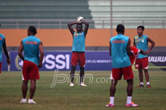 Persipura Buru Bintang Lima - JPNN.COM