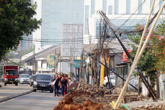 Sudin Kebut Perbaikan Saluran Air Penghubung - JPNN.COM