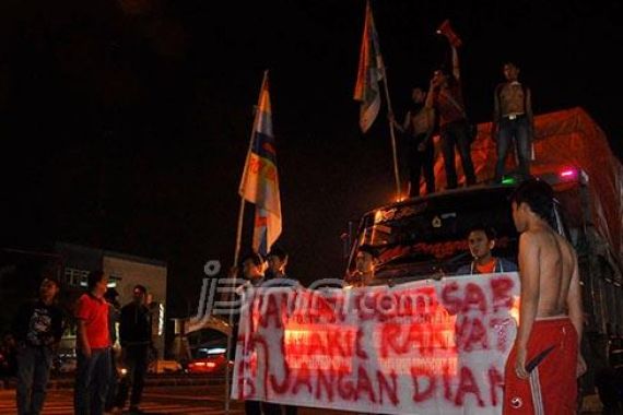 BBM Naik, PKS Galang Kekuatan Interpelasi Jokowi - JPNN.COM