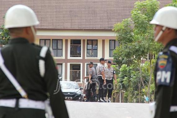 Kapolri dan KSAD Rapat Mendadak di Mapolda Kepri - JPNN.COM