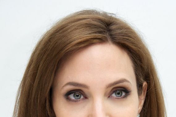 Angelina Jolie Isyaratkan Pensiun sebagai Aktris - JPNN.COM