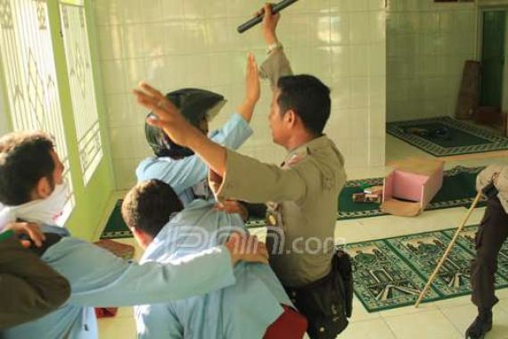 Insiden di Pekanbaru, Keluarga Besar Polri Minta Maaf kepada Umat Islam - JPNN.COM