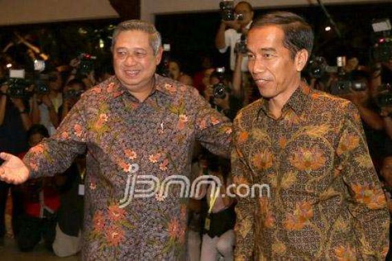 Jokowi dan SBY Perang Komentar di Media Sosial - JPNN.COM