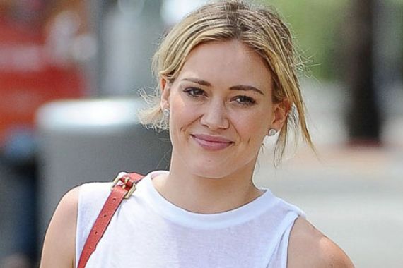 Marah dengan Paparazzi, Hilary Duff: Ini Menjijikkan! - JPNN.COM