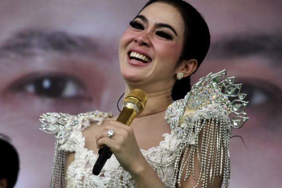 Karaoke Syahrini Kembali Bermasalah - JPNN.COM