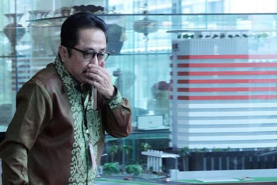 KPK Kembali Periksa Waryono Karno Sebagai Tersangka - JPNN.COM