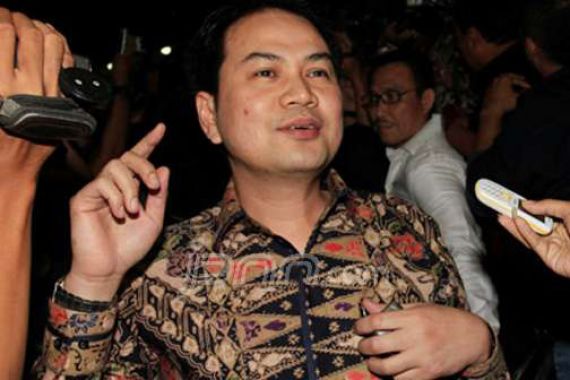 Aziz Syamsuddin Minta Agung Laksono Banyak Istigfar - JPNN.COM