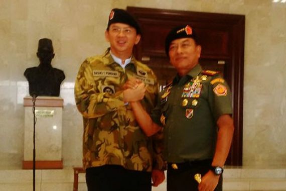 Salah Pasang Baret ke Ahok, Panglima TNI Ngakak - JPNN.COM