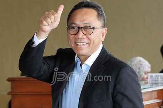 Bosan Nonton TV, Ketua MPR Sebut PPP dan Golkar seperti Belah Durian - JPNN.COM