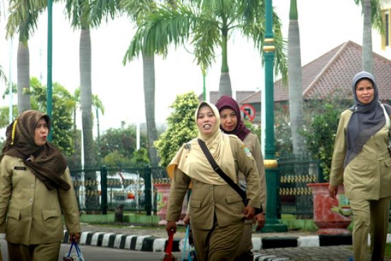 Awasi PNS yang Suka Keluyuran di Mal saat Jam Kerja - JPNN.COM