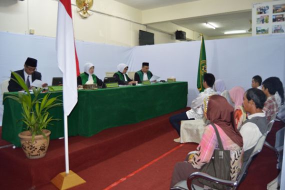 Targetkan 322 Pasutri Ikuti Sidang Isbat Nikah - JPNN.COM