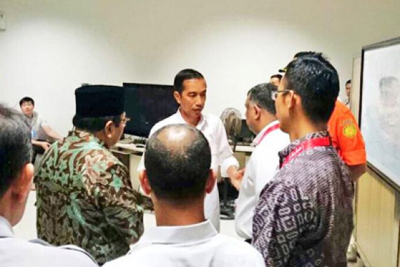 Jokowi Minta Gubernur Jatim Siap Sedia Tangani Keluarga Korban - JPNN.COM