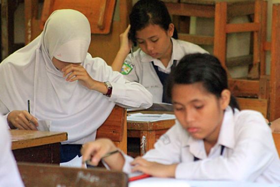 Kelulusan Siswa Full dari Ujian Sekolah - JPNN.COM